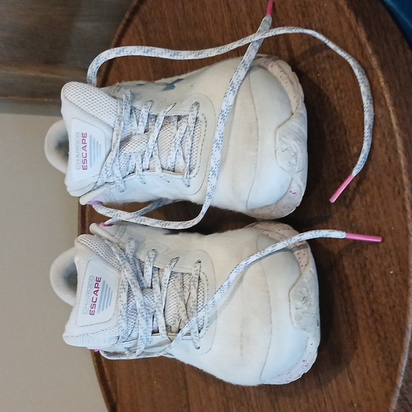Woman's Underarmour shoes Grey with pink splatter good condition size 7 - Picture 2 of 7